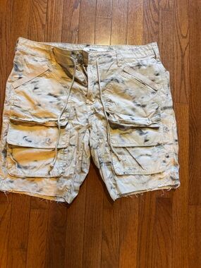 Hudson Jeans beige and gray tie-dye cargo shorts